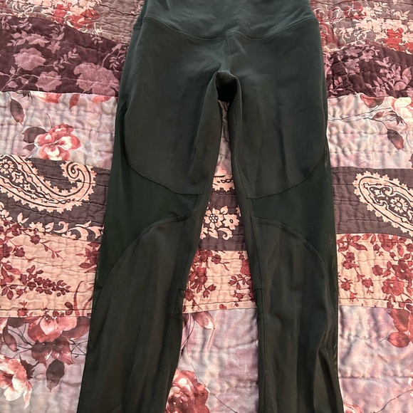 Alo Yoga Crop Pant with Mesh Small - Picture 7 of 11